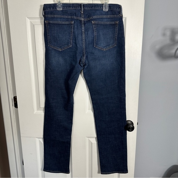 Gap jeans size 33x34, slim straight, "worn dark" color, cotton blend, spring - Picture 3 of 10